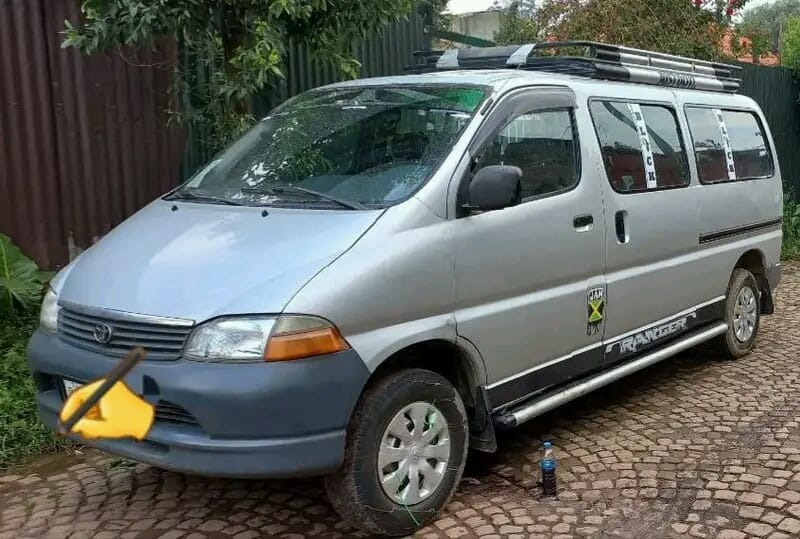 Toyota D4D 2006 minibus for sale in Ethiopia HameroHa